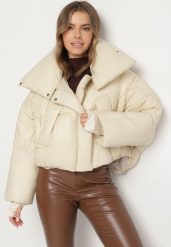 Beżowa Pikowana Kurtka o Nietoperzowym Kroju z Szerokim Kołnierzem Neandria. Brązowe kurtki Born2be, l, bez wzorów, z jeansu, biznesowe, bez kaptura. Za 219.99 zł.