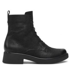 Botki Caprice. Czarne botki Caprice, bez wzorów, bez obcasa, na płaskiej podeszwie, bez zapięcia. Za 279.99 zł.
