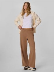4F Szerokie spodnie dresowe damskie - beżowe XL. Brązowe spodnie dresowe 4f, bez wzorów, z bawełny, krótkie. Za 159.99 zł.