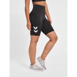 Damskie wysokie szorty Hummel MT Grace. Szare szorty sportowe Hummel, bez wzorów, z podwyższonym stanem, do piłki nożnej. Za 229.00 zł.