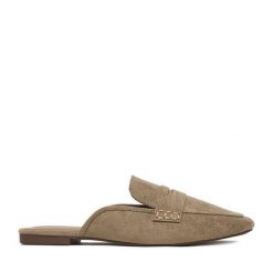 Klapki JENNY. Brązowe klapki Jenny, bez wzorów, bez obcasa, bez zapięcia. Za 119.99 zł.