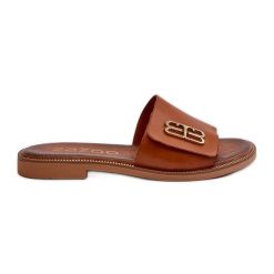Zazoo 40384 Eleganckie Skórzane Klapki Damskie Brązowe. Brązowe klapki z aplikacjami, ze skóry, eleganckie, bez obcasa, na płaskiej podeszwie, bez zapięcia. Za 368.08 zł.