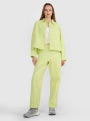4F Spodnie casual damskie - żółte L. Żółte spodnie materiałowe 4f, bez wzorów, z bawełny, casualowe. W wyprzedaży za 99.99 zł.
