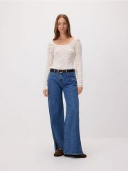Sweter z wiskozą - złamana biel. Swetry Reserved, l, bez wzorów, z dzianiny, bez ramiączek. Za 119.99 zł.
