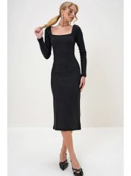 Trend Alacati Sukienka w kolorze czarnym rozmiar: L. Czarne sukienki Trend Alacati, l, bez wzorów, bez kołnierzyka, bez ramiączek, midi. Za 91.34 zł.