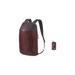 Plecak turystyczny ULTRA COMPACT 10 l. Brązowe plecaki QUECHUA, bez wzorów, z materiału, bez dodatków. Za 7.99 zł.