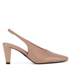 Czółenka Gino Rossi. Brązowe czółenka Gino Rossi, bez wzorów, bez obcasa, bez zapięcia. Za 299.99 zł.