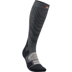 Skarpetki kompresyjne merino Bauerfeind. Szare skarpetki BAUERFEIND, bez wzorów, ze skóry. Za 278.50 zł.