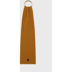 Tommy Hilfiger szalik wełniany kolor żółty gładki. Żółte szaliki i kominy Tommy Hilfiger, bez wzorów, z wełny. W wyprzedaży za 179.99 zł.