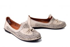 COMFORTABEL 830049-08 beige, półbuty damskie. Brązowe półbuty wsuwane Comfortabel, na lato, w ażurowe wzory, ze skóry, bez obcasa. Za 229.42 zł.