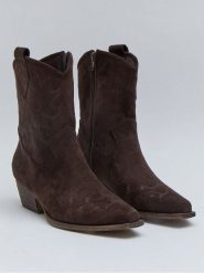 Bellucci Botki w kolorze brązowym na obcasie rozmiar: 38. Brązowe botki Bellucci, bez wzorów, eleganckie, bez obcasa, na obcasie, bez zapięcia. Za 169.95 zł.