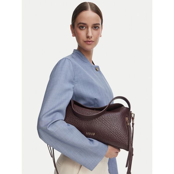 Torebka Liu Jo. Czerwone torebki klasyczne Liu Jo, bez wzorów, klasyczne, bez dodatków. Za 599.99 zł.