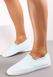 Zielone Wsuwane Tenisówki Materiałowe Jaylisa. Zielone trampki Renee, bez wzorów, z materiału, bez zapięcia. W wyprzedaży za 26.99 zł.