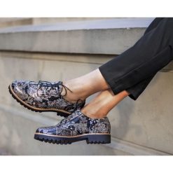 Sznurowane półbuty oksfordki - skóra naturalna - model 258 - kolor boho (37). Białe półbuty wsuwane Zapato, bez wzorów, z jeansu, biznesowe, z okrągłym noskiem, bez obcasa, na obcasie. W wyprzedaży za 287.10 zł.