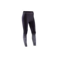 Legginsy bezszwowe 7/8 do jogi. Czarne legginsy DOMYOS, bez wzorów, z elastanu. Za 64.99 zł.