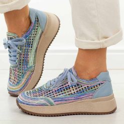 Niebieskie sneakersy damskie M.Daszyński Ol39-2. Niebieskie buty sportowe lifestyle M.Daszyński, na jesień, bez wzorów, z jeansu, klasyczne, z okrągłym noskiem, bez zapięcia. W wyprzedaży za 269.10 zł.