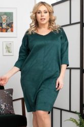 Sukienka tuba zamszowa SONATA butelkowa zieleń PROMOCJA. Zielone sukienki KARKO, do pracy, plus size, bez wzorów, z elastanu, biznesowe, bez kołnierzyka, plus size, bez ramiączek, maxi, dopasowane. Za 208.50 zł.