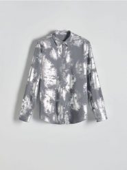 Koszula z metalicznym nadrukiem - ciemnoszary. Szare koszule Reserved, l, bez wzorów, z tkaniny, bez kołnierzyka, bez ramiączek. W wyprzedaży za 35.99 zł.