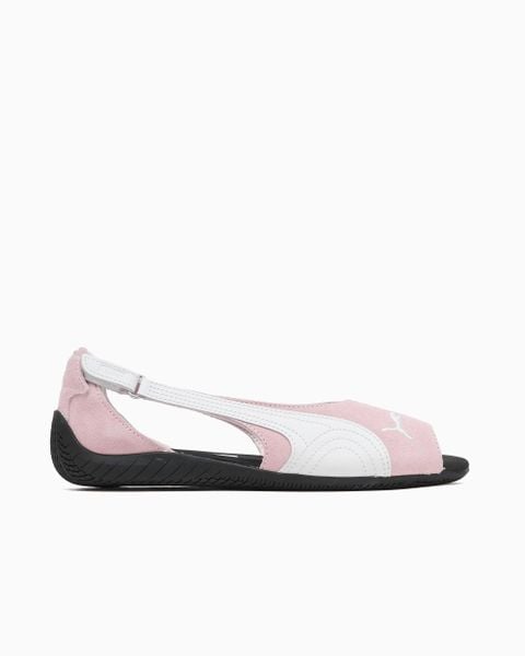 Klapki damskie Puma Speedcat. Białe klapki Puma, bez wzorów, ze skóry, sportowe, bez obcasa, bez zapięcia. Za 270.99 zł.