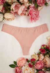 Różowe Majtki Stringi Adandia. Czerwone stringi Born2be, bez wzorów, z jeansu. Za 19.99 zł.