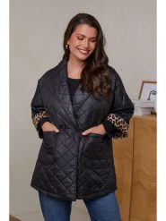 Curvy Lady Kurtka pikowana w kolorze czarnym rozmiar: 40/42. Czarne kurtki Curvy Lady, bez wzorów, klasyczne, bez kaptura. Za 266.01 zł.