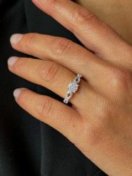 OR Carats Złoty pierścionek z diamentami rozmiar: 58. Szare pierścionki OR Carats, z diamentem, złote. Za 1,866.92 zł.