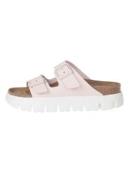 Birkenstock Klapki "Arizona" w kolorze jasnoróżowym rozmiar: 39. Różowe klapki Birkenstock, bez wzorów, klasyczne, z otwartym noskiem, bez obcasa, bez zapięcia. Za 339.00 zł.