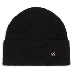 Czapka Calvin Klein. Czarne czapki zimowe Calvin Klein, bez wzorów. Za 169.99 zł.