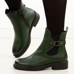 Zielone płaskie botki damskie M.Daszyński sa252-7. Zielone botki M.Daszyński, bez wzorów, ze skóry, eleganckie, z okrągłym noskiem, bez obcasa, na obcasie, bez zapięcia. Za 229.00 zł.
