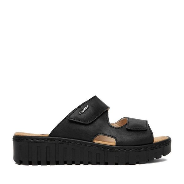 Klapki Rieker. Czarne klapki Rieker, bez wzorów, bez obcasa, bez zapięcia. Za 299.99 zł.