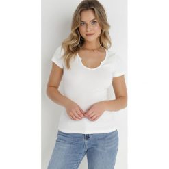 Biały T-shirt Caearis. Białe t-shirty Born2be, l, bez wzorów, z bawełny, klasyczne, bez kołnierzyka, bez ramiączek. W wyprzedaży za 43.99 zł.