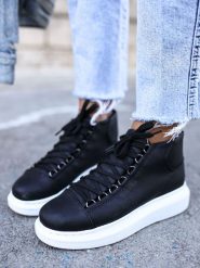 OYO FOOTWEAR Botki w kolorze czarnym rozmiar: 37. Czarne botki OYO FOOTWEAR, bez wzorów, bez obcasa, na platformie, bez zapięcia. Za 69.58 zł.