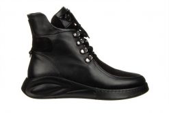 Botki Bayla-161 194 402 01 60 Black Black Nubuck 161646, Czarny, Skóra naturalna. Czarne botki Bayla, bez wzorów, z gumy, eleganckie, bez obcasa, bez zapięcia. W wyprzedaży za 269.00 zł.