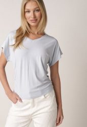 Niebieski T-shirt z Wiskozy z Trójkątnym Dekoltem Achiore. Niebieskie t-shirty Born2be, l, bez wzorów, z jeansu, klasyczne, bez kołnierzyka, bez ramiączek. Za 79.99 zł.