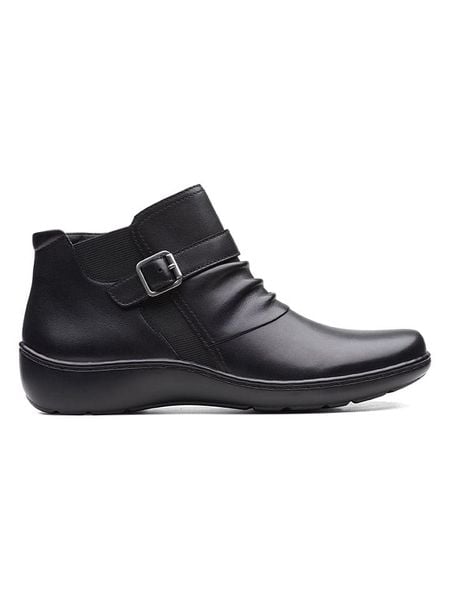 Clarks Skórzane botki "Cora" w kolorze czarnym rozmiar: 37,5. Czarne botki Clarks, bez wzorów, bez obcasa, bez zapięcia. Za 174.84 zł.