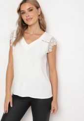 Biały Top z Lnem i Wiskozą Ozdobiona Koronką Sanirwen. Białe topy Born2be, l, bez wzorów, z koronki, eleganckie, bez kołnierzyka, bez ramiączek. W wyprzedaży za 55.24 zł.