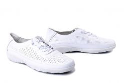 RIEKER REMONTE R3521-80 white, półbuty damskie. Białe półbuty wsuwane Rieker Remonte, bez wzorów, bez obcasa. Za 303.92 zł.