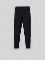 4F Legginsy dzianinowe damskie - czarne M. Czarne legginsy 4f, bez wzorów, z dzianiny. Za 129.99 zł.