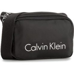 Torebka CALVIN KLEIN - City Nylon Small Crossbody K60K603840 001. Listonoszki marki Calvin Klein Jeans. W wyprzedaży za 249.00 zł.