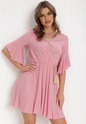 Różowa Sukienka Myrope. Czerwone sukienki Born2be, m, z aplikacjami, z tkaniny, eleganckie, bez kołnierzyka, bez ramiączek, mini, kopertowe. Za 99.99 zł.