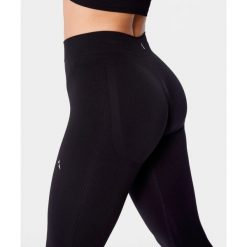 Legginsy bezszwowe z push-up dla kobiet na siłownię Carpatree Eris. Czarne legginsy Carpatree, bez wzorów, sportowe. W wyprzedaży za 153.99 zł.