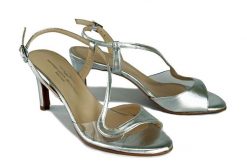 BRENDA ZARO T3576 moon, sandały damskie. Szare sandały Brenda Zaro, bez wzorów, z gumy, bez obcasa, na obcasie, bez zapięcia. Za 399.90 zł.
