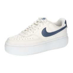 Buty do chodzenia damskie Nike DM0113102. Białe buty treningowe Nike, bez wzorów, z materiału, bez zapięcia, trekkingowe. Za 623.00 zł.