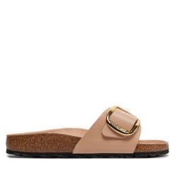 Klapki Birkenstock. Brązowe klapki Birkenstock, bez wzorów, bez obcasa, bez zapięcia. Za 629.99 zł.