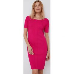 Lauren Ralph Lauren sukienka kolor różowy mini dopasowana. Czerwone sukienki Lauren Ralph Lauren, l, bez wzorów, z dzianiny, bez kołnierzyka, bez ramiączek, mini, dopasowane. Za 1,109.90 zł.