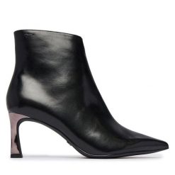 Botki Tamaris. Czarne botki Tamaris, bez wzorów, bez obcasa, na szpilce, bez zapięcia. Za 484.99 zł.