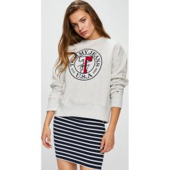Tommy Jeans - Bluza. Bluzy bez kaptura marki Tommy Jeans. W wyprzedaży za 279.90 zł.