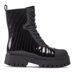 Botki DeeZee. Czarne botki DeeZee, bez wzorów, bez obcasa, na płaskiej podeszwie, bez zapięcia. Za 129.99 zł.
