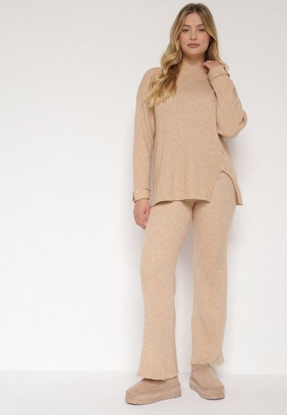 Beżowy Komplet z Bawełną i Wełną Sweter z Guzikami i Proste Spodnie Reisadia. Brązowe swetry Born2be, bez wzorów, z bawełny, bez ramiączek. Za 139.99 zł.