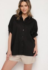 Czarna Bawełniana Koszula o Kroju Oversize Zialira. Czarne koszule Born2be, bez wzorów, z bawełny, eleganckie, bez kołnierzyka, bez ramiączek. W wyprzedaży za 76.49 zł.